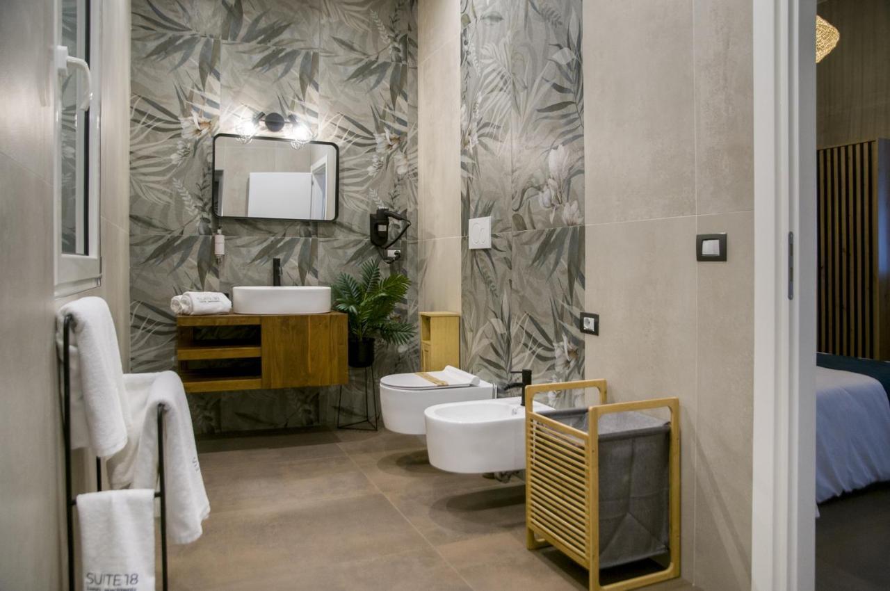 Suite 18 Luxury Apartments Барі Екстер'єр фото