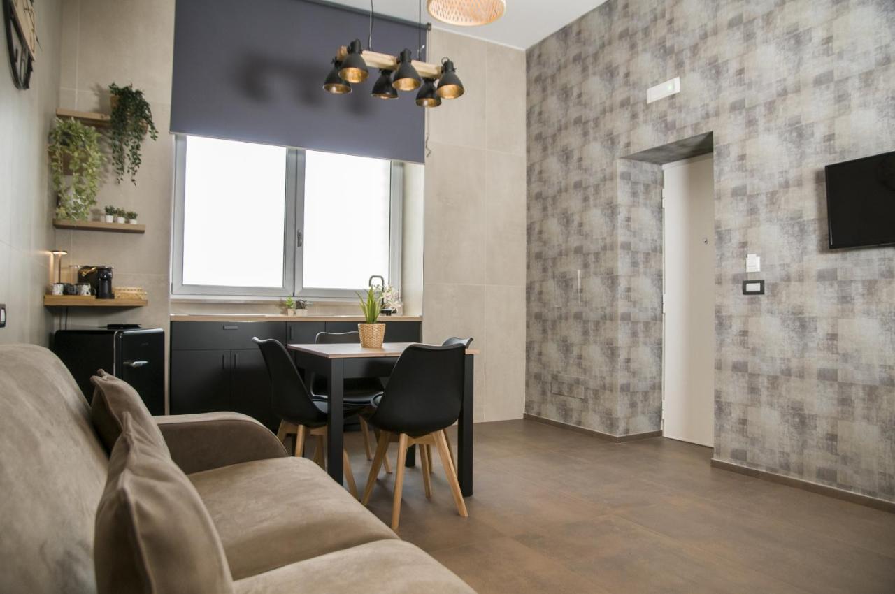 Suite 18 Luxury Apartments Барі Екстер'єр фото