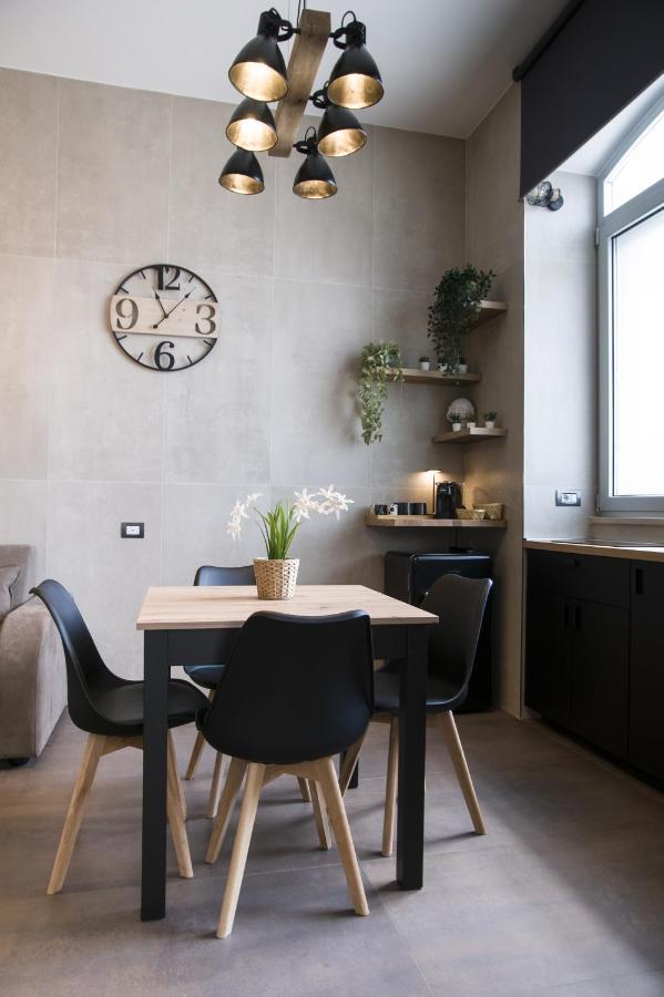 Suite 18 Luxury Apartments Барі Екстер'єр фото