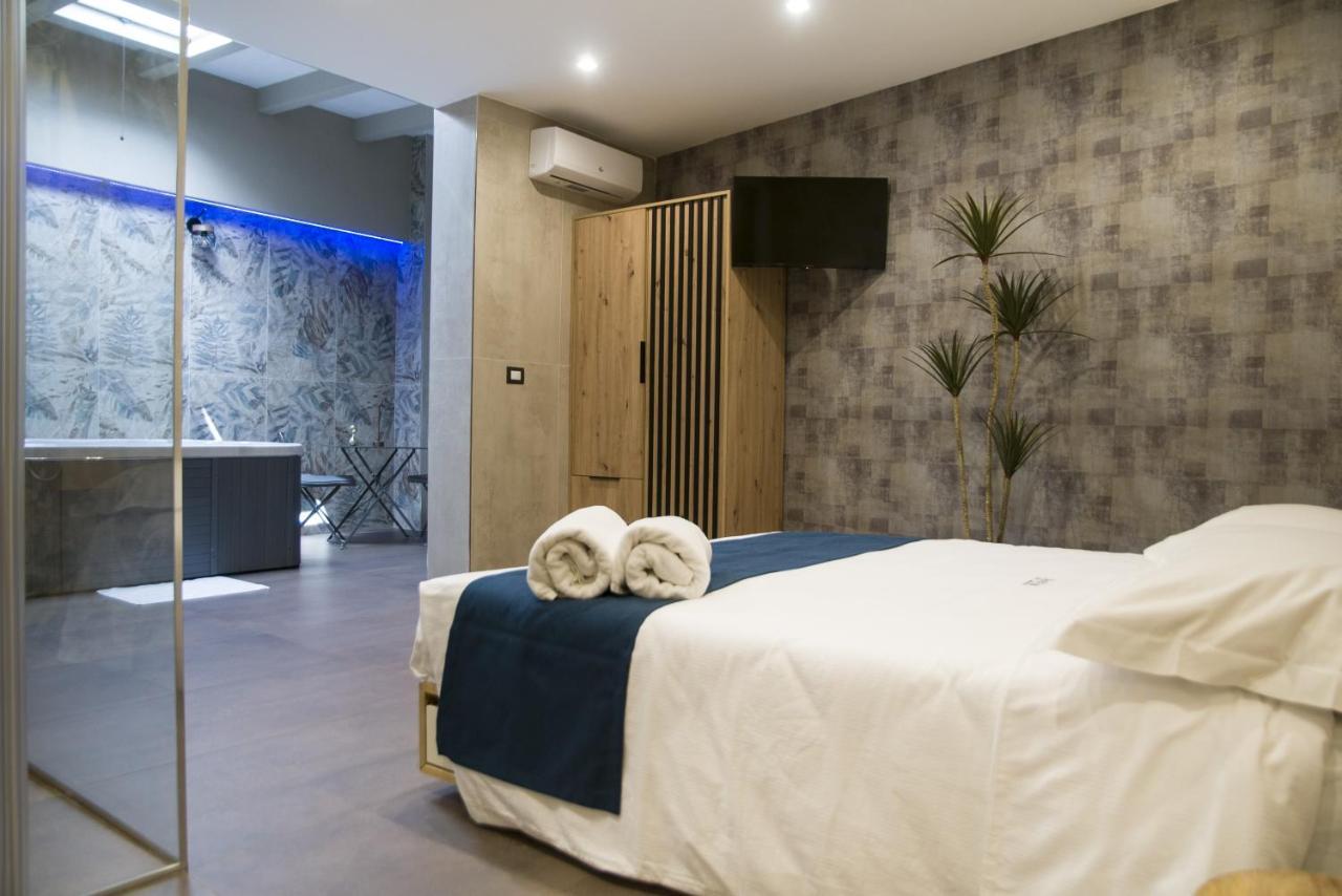 Suite 18 Luxury Apartments Барі Екстер'єр фото