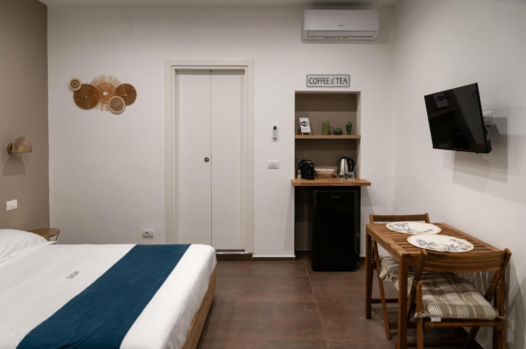 Suite 18 Luxury Apartments Барі Екстер'єр фото