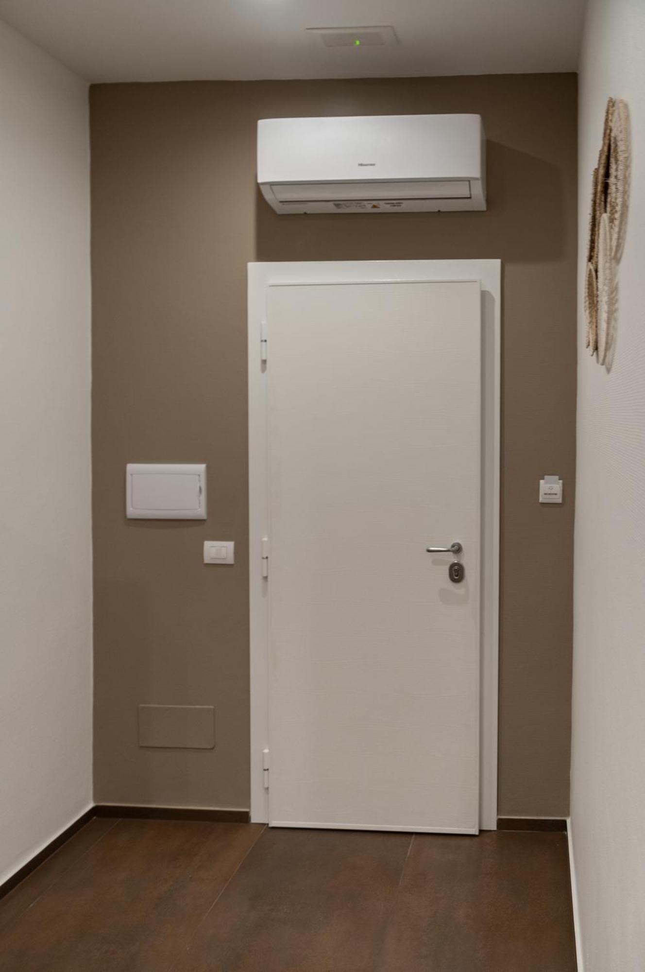 Suite 18 Luxury Apartments Барі Екстер'єр фото