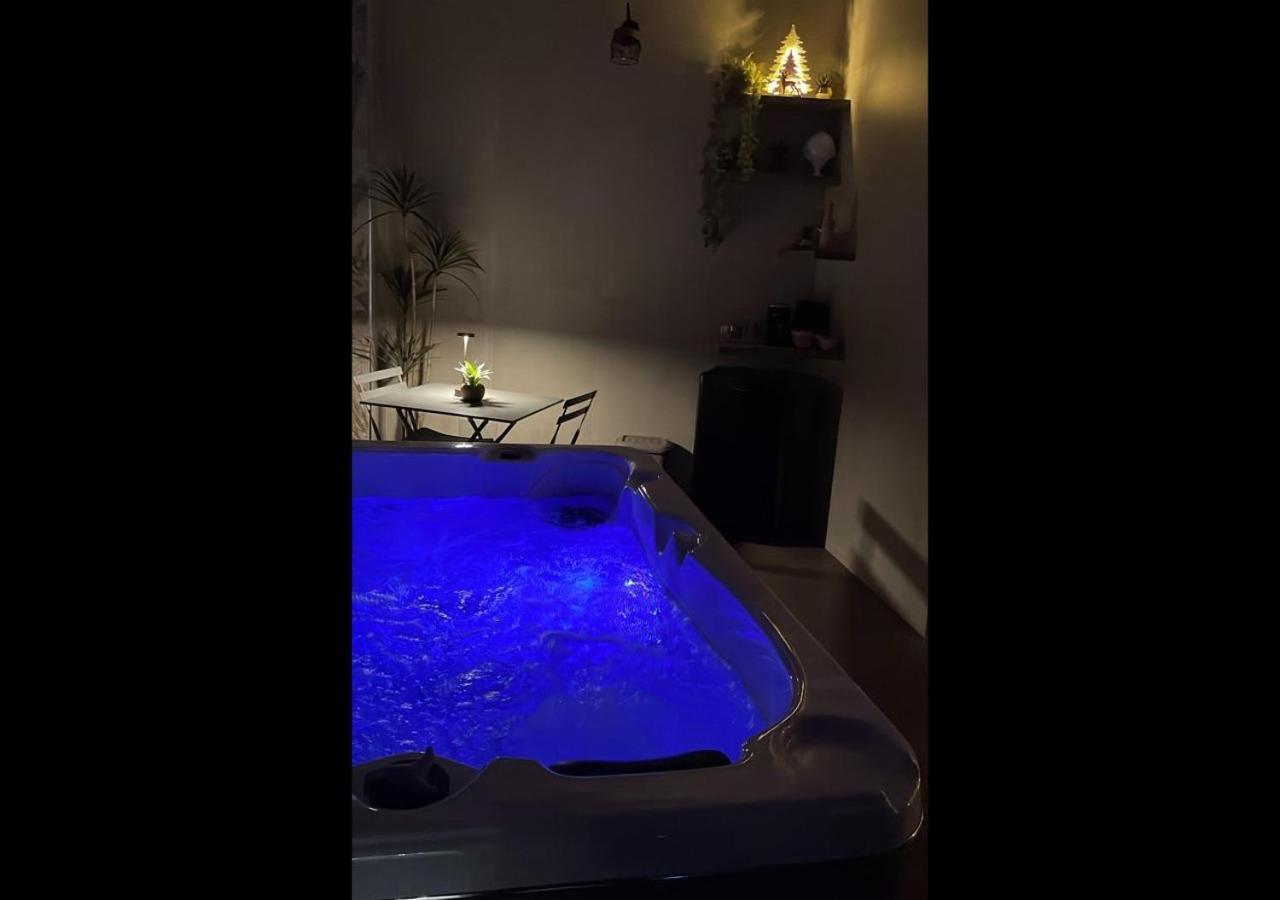 Suite 18 Luxury Apartments Барі Екстер'єр фото